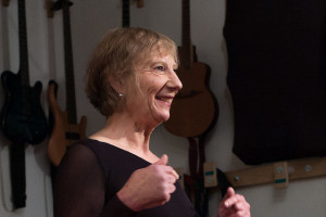 Nina Wise performs at Out by Ten. Photo by Susan Sermonetta